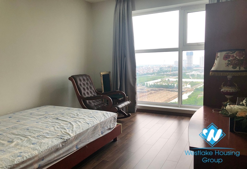 Three bedroom apartment for rent, fully furnished, modern living room